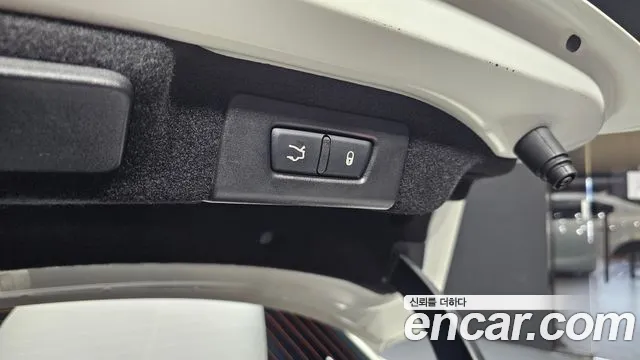 Maserati Ghibli 2016 thumb 2