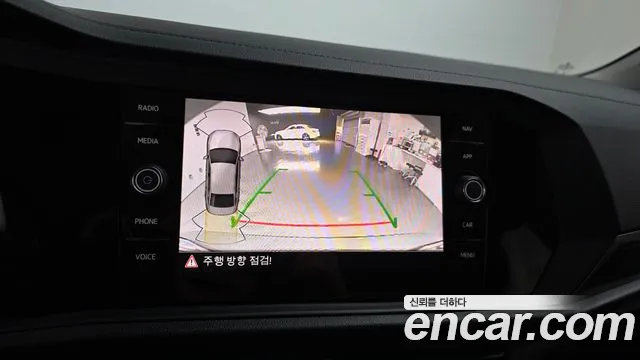 Volkswagen Jetta 2024 thumb 5