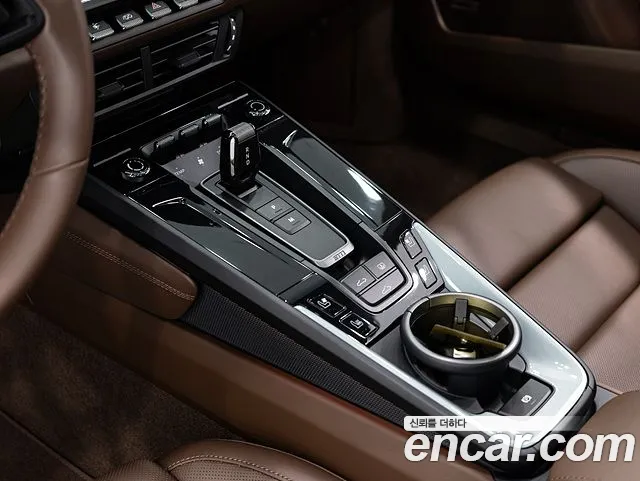 Porsche 911 2025 thumb 2