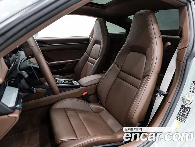 Porsche 911 2025 thumb 6