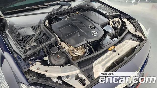 Mercedes-Benz C-Class 2019 thumb 9
