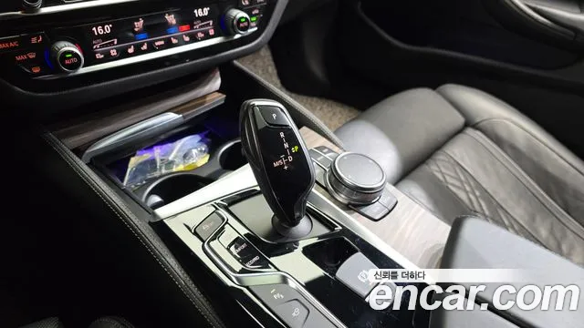 BMW 5 серии 2017 thumb 11