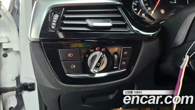 BMW 5 серии 2017 thumb 6