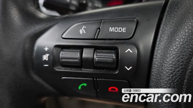 Kia Carnival 2016 thumb 5