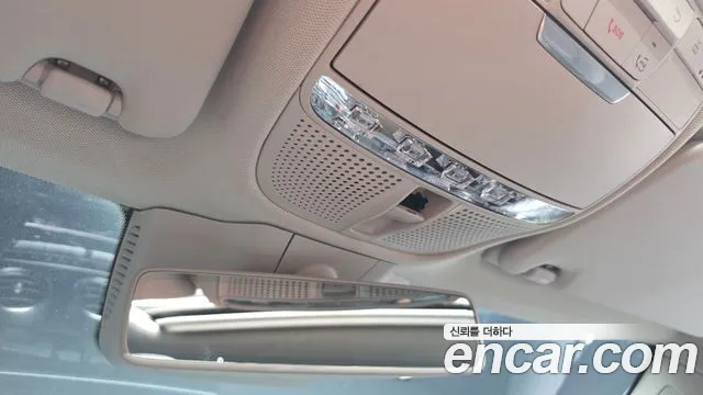 Mercedes-Benz C-Class 2019 thumb 11