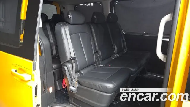 Hyundai Staria 2024 thumb 5