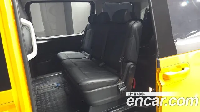 Hyundai Staria 2024 thumb 7