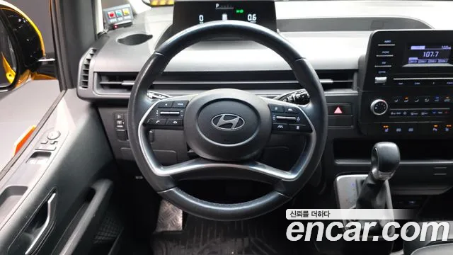 Hyundai Staria 2024 thumb 4