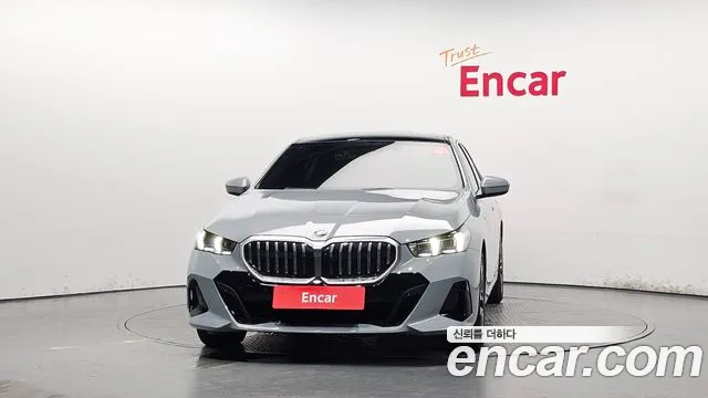 BMW 5 серии 2025 thumb 3