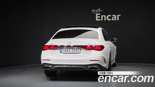 Mercedes-Benz E-Class 2026 thumb 10
