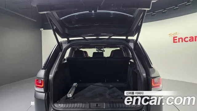 Land Rover Range Rover Sport 2017 thumb 11