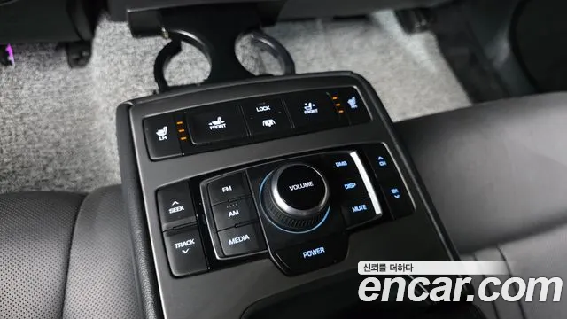Hyundai Genesis 2014 thumb 3