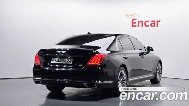 Genesis G90 2017 thumb 6
