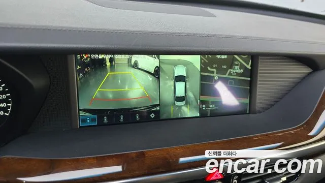Genesis G90 2017 thumb 9