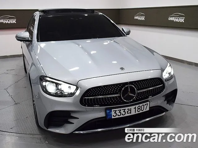 Mercedes-Benz E-Class 2022 thumb 4