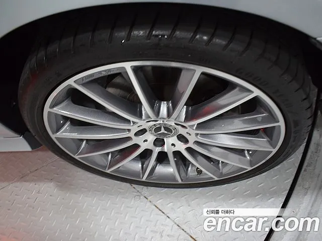 Mercedes-Benz E-Class 2022 thumb 11