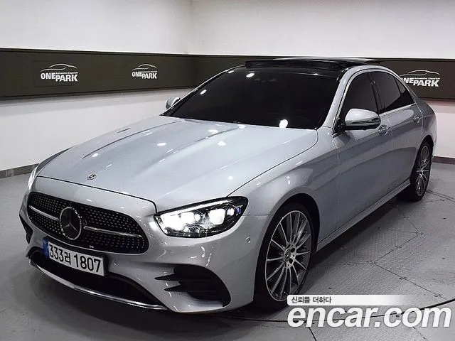 Mercedes-Benz E-Class 2022 thumb 12