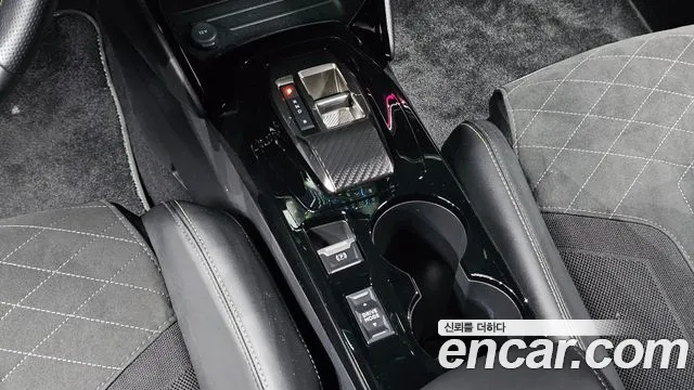 Peugeot e-2008 2023 thumb 9