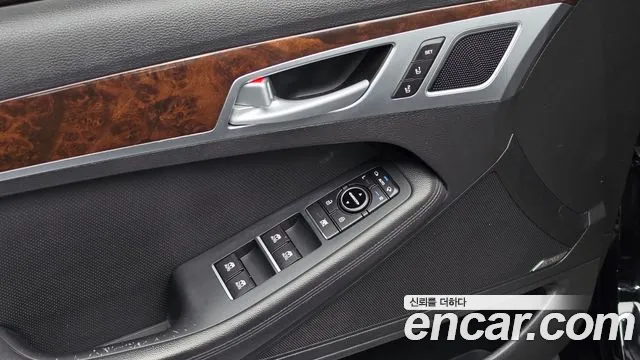 Hyundai Genesis 2016 thumb 12