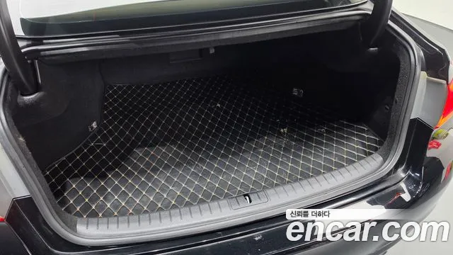 Hyundai Genesis 2016 thumb 6