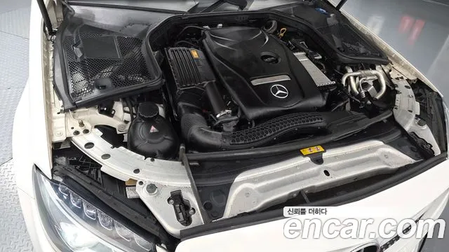 Mercedes-Benz C-Class 2017 thumb 8