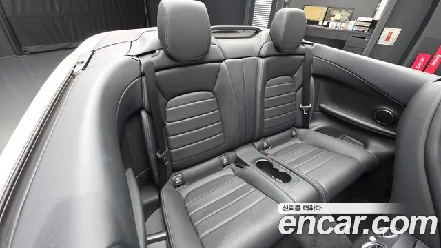 Mercedes-Benz C-Class 2017 thumb 12