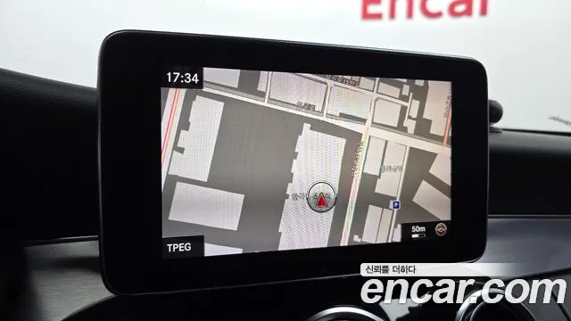 Mercedes-Benz C-Class 2017 thumb 9