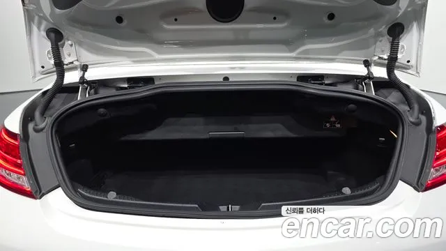 Mercedes-Benz C-Class 2017 thumb 3