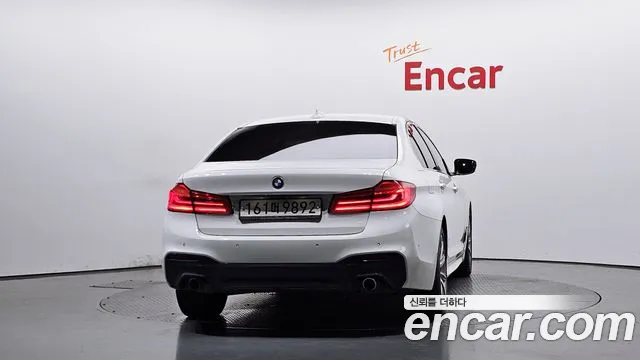 BMW 5 серии 2018 thumb 2