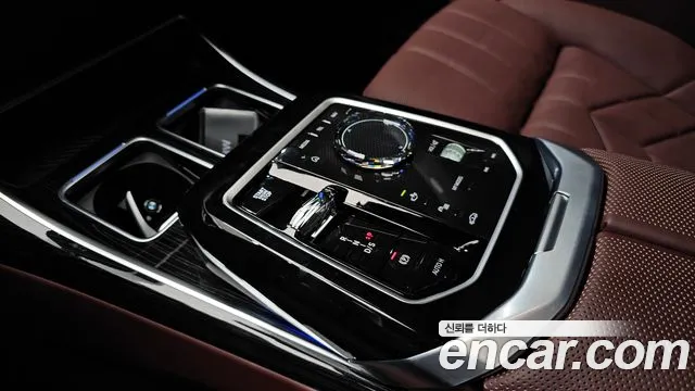 BMW 7 серии 2025 thumb 2