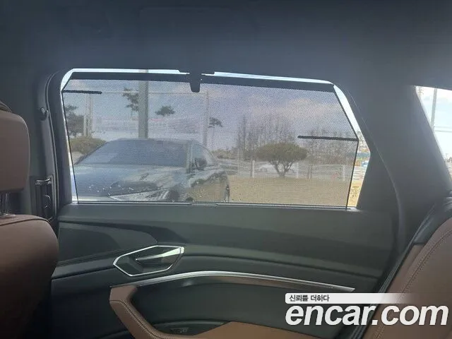 Audi Q8 e-tron 2024 thumb 12
