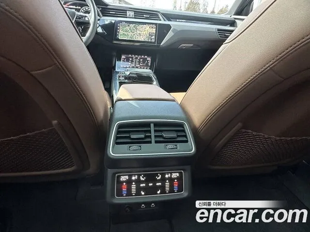 Audi Q8 e-tron 2024 thumb 6
