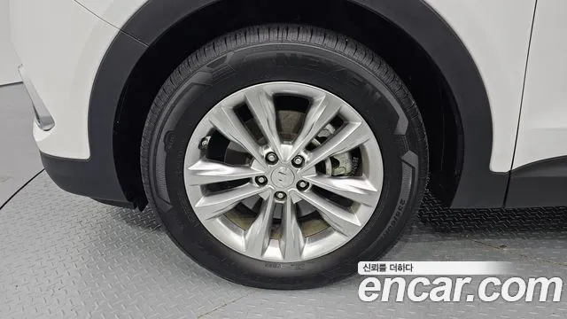 Hyundai Santafe 2017 thumb 10