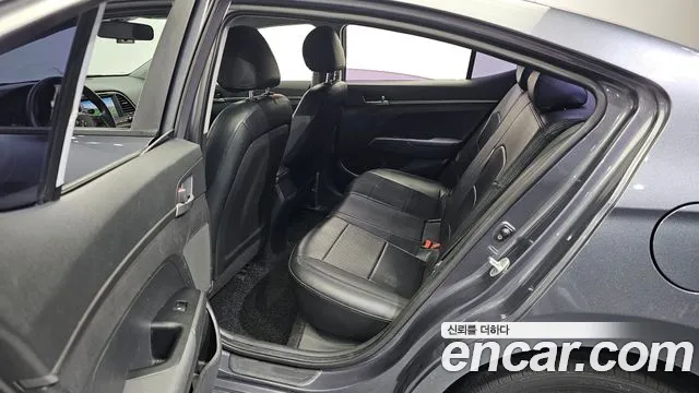 Hyundai Avante 2017 thumb 6