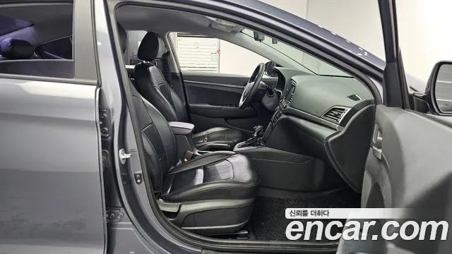 Hyundai Avante 2017 thumb 2