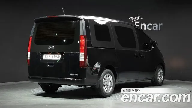 Hyundai Staria 2021 thumb 6