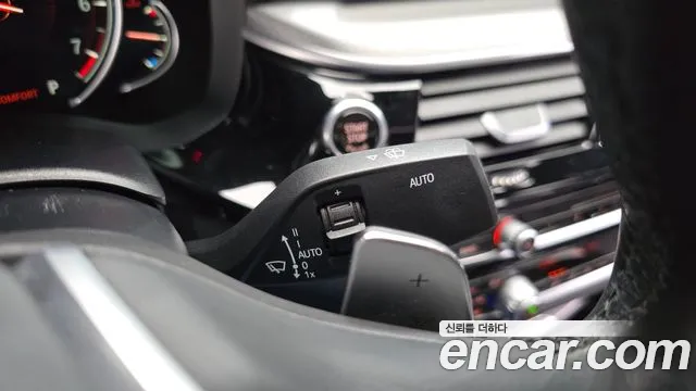 BMW 5 серии 2017 thumb 6