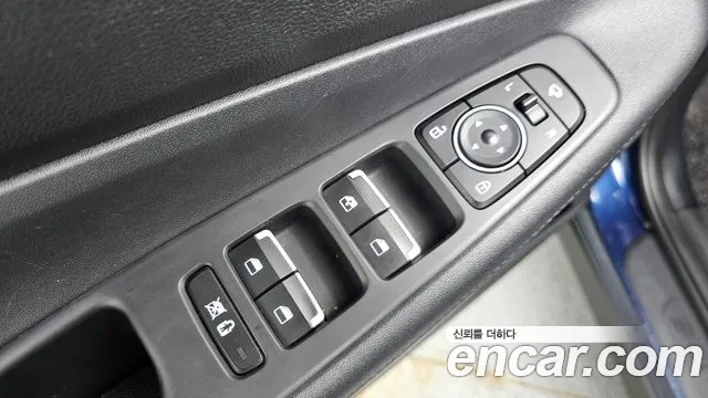 Hyundai Santa Fe 2019 thumb 12