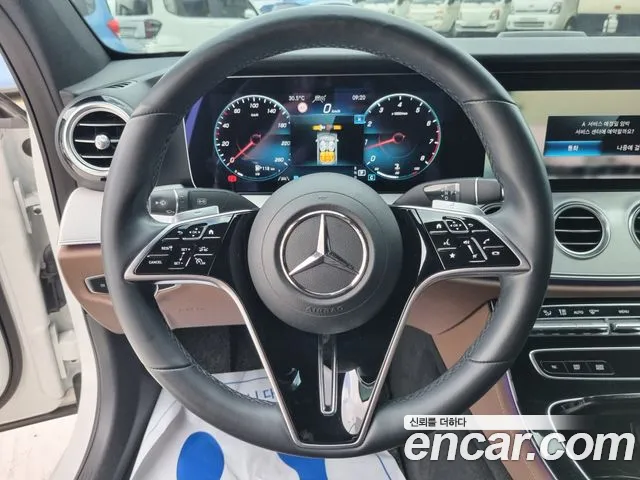 Mercedes-Benz E-Class 2021 thumb 6