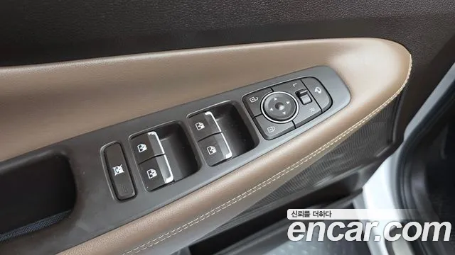 Hyundai Santa Fe 2018 thumb 9