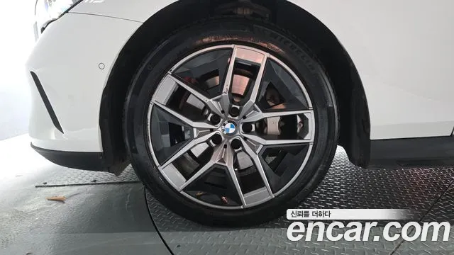 BMW 5 серии 2023 thumb 10