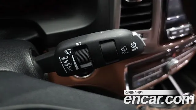 KGM Rexton 2018 thumb 10