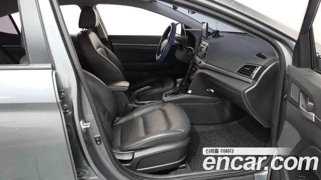 Hyundai Avante 2017 thumb 3