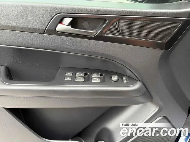 KGM Rexton 2020 thumb 12