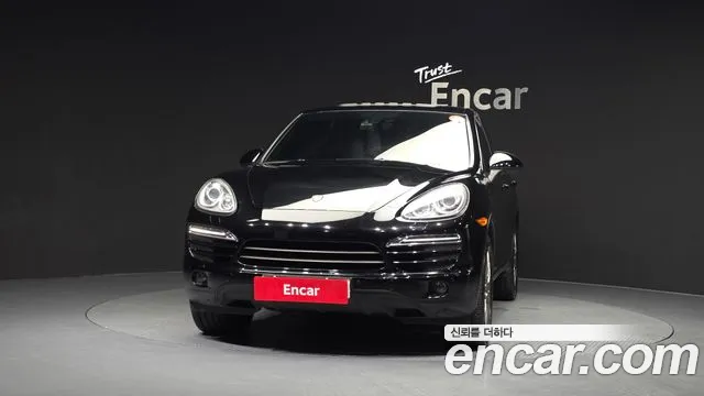Porsche Cayenne 2013 thumb 2
