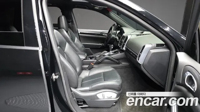 Porsche Cayenne 2013 thumb 8