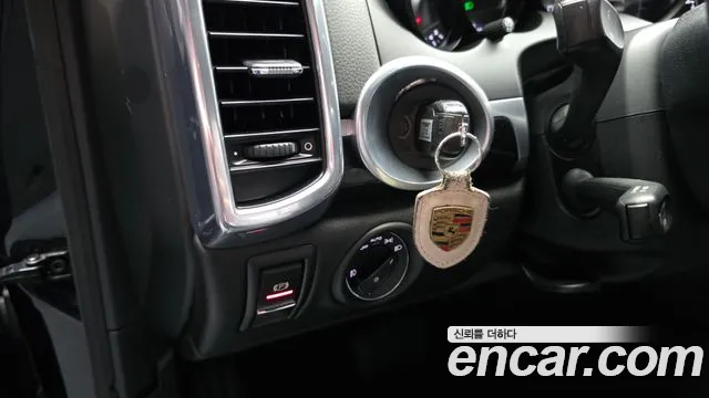 Porsche Cayenne 2013 thumb 6
