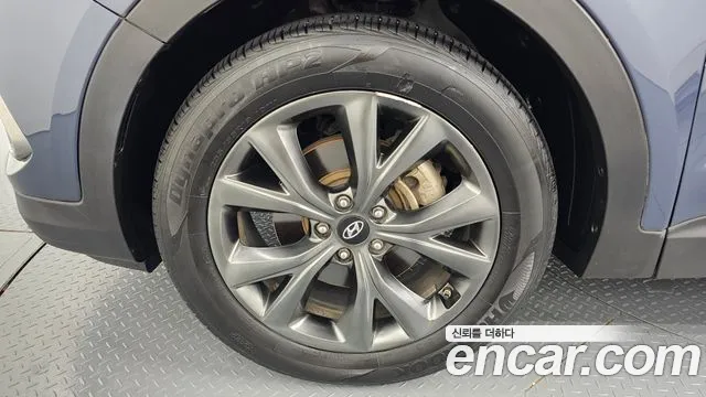 Hyundai Santafe 2017 thumb 5