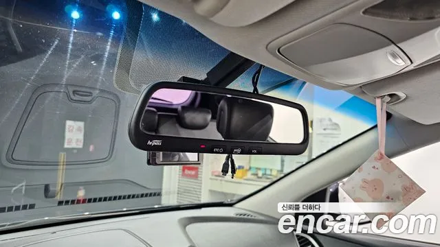 Hyundai Santafe 2017 thumb 12