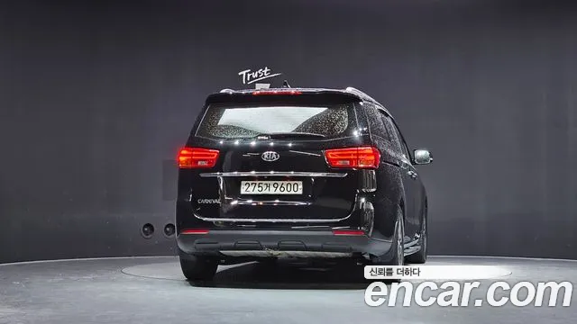 Kia Carnival 2018 thumb 9